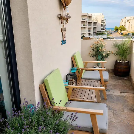 Sea Ray Apartment